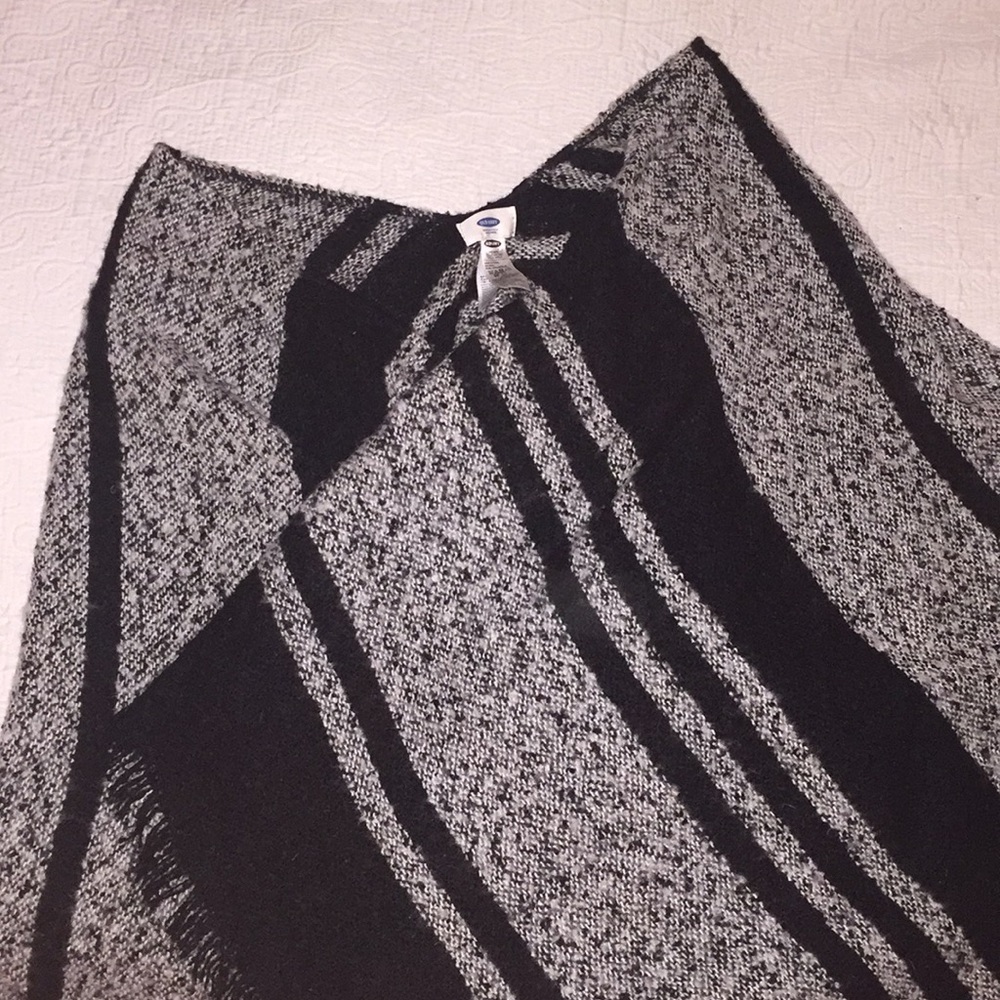 Old navy poncho sweater